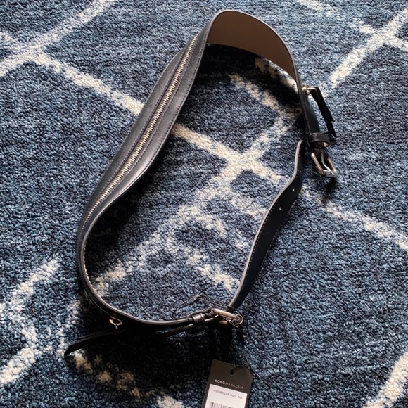 BCBGMAXAZRIA ZIPPER BELT